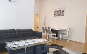 Spacious Central Apartment